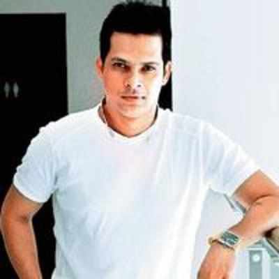 Rs.1-cr to release Ra.One: HC tells SRK