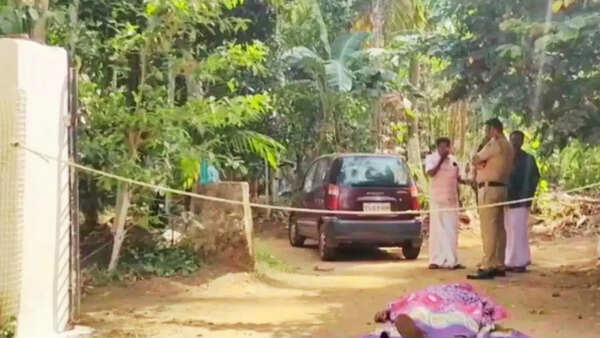 Gujarat horror: Man's suicide note unearths chilling secret; skeletal remains of wife, daughter found buried under house
