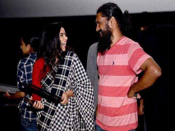 At least one viewer, who watched S Durga’s premiere, felt that the movie itself is mediocre