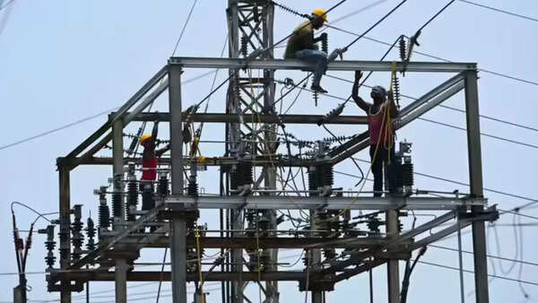36 power worker accidents in 37 days leave 22 dead; union announces statewide protest