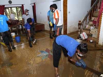 Kerala Floods: 7,000 houses fully damaged and 50,000 houses partially damaged, says Pinarayi Vijayan