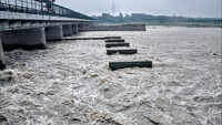 Yamuna flood alert: Evacuation begins in low lying areas 