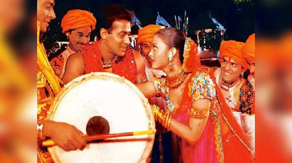 Aishwarya Rai Bachchan's 'Dhol Baaje' to Alia Bhatt's 'Dholida': 5 ...