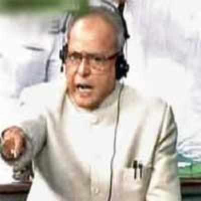 Pesky caller offers Pranab loan during session