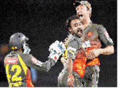 IPL 6: Amit Mishra destroys Pune