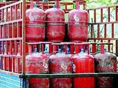 LPG cylinder prices hiked by Rs 25 in Mumbai, breach Rs 800-mark