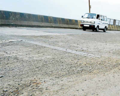 Potholes cost builders Rs 43,000 a day