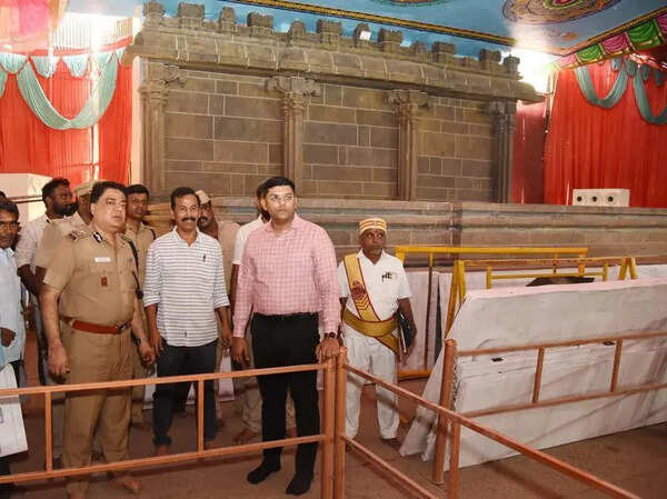 Preparations on for Chithirai fest at Alagarkoil