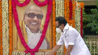 DMK chief Stalin pays floral tribute to M Karunanidhi on his birth anniversary 