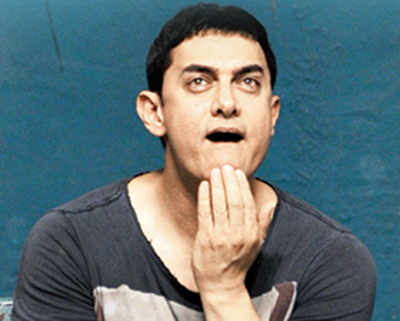 Aamir Khan fires salvo at B'bay Velvet