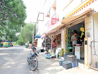 Horror at 5 am: Dacoits loot veggie shop owner