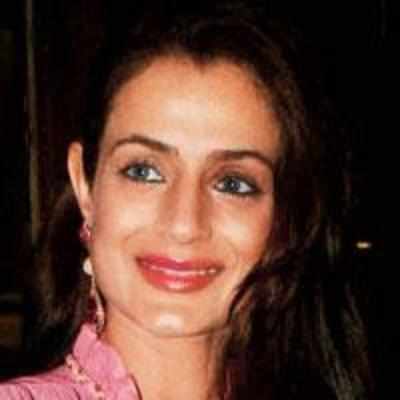 Amisha Patel is single (again)