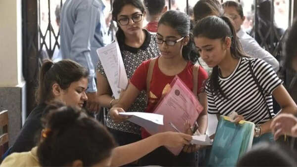 UPSC Prelims 2026 Live Updates: CSAT exam concluded, paper 1 moderate to tough, check detailed exam analysis here