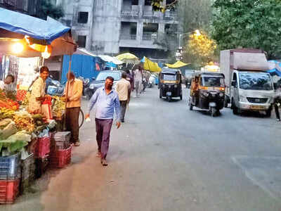 ‘Suffocated’ vendors reject new Pali market