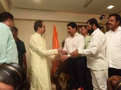 Encounter specialist Pradeep Sharma joins Shiv Sena