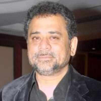 Bazmee loses out to Bachchan