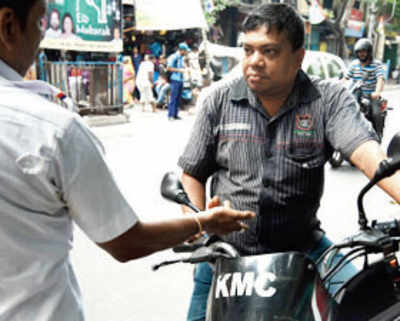 11,000 arrested in one day for helmet-less riding