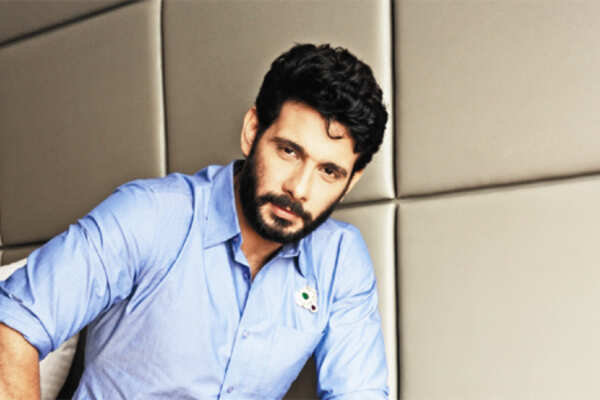 Girls are eye candy in films, men on TV: Viraf
