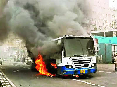 Driver saves bus passengers’ lives