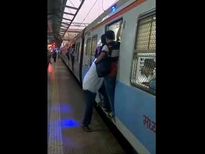 Central Railway launches blue light to make commuting on local trains safer