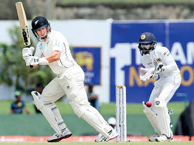 Ross Taylor keeps Kiwi innings stitched