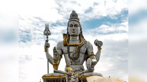 The stunning Murudeshwar temple