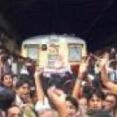 Youth's accident halts Thane-Vashi train