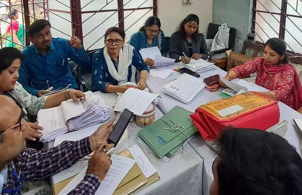 Four days, 60L cases, Sat deadline: SIR scrutiny keeps state on edge