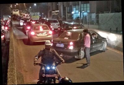 Motorists break divider to escape flyover traffic trap