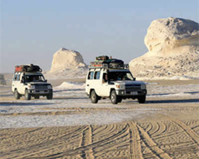 Egypt’s forces fire on tourist convoy, kill 12