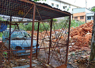 Towed cars make a junkyard out of HSR Layout locality