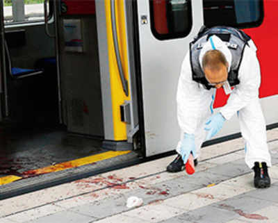 Man stabs four at Munich station