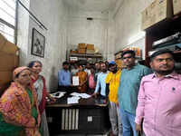Ravet, Kiwale residents, corporator meet MSEDCL officials over frequent power cuts