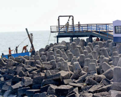 Jetty in public area gets stop work notice