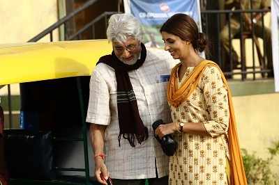 Shweta Bachchan to make acting debut opposite father Amitabh Bachchan
