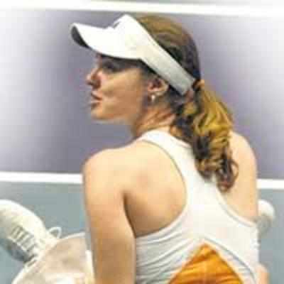 Hingis prefers not to think about Grand Slams for now