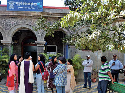 Citizens pull up police in Baner attack case Citizens pull up police in Baner attack case