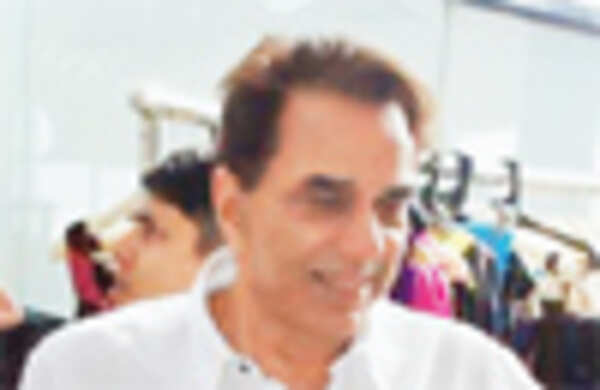 Ahana styles dad Dharmendra