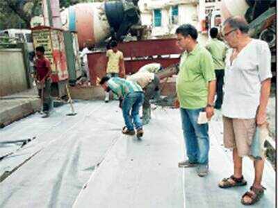 After shoddy road work, Vile Parle residents take matters in their own hands