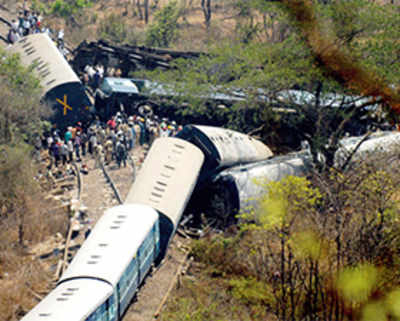 19 dead, over 150 injured as train derails