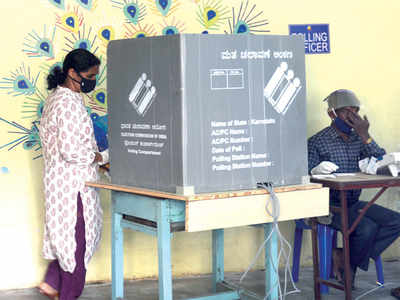 Stark contrast in voter turnout in RR Nagar, Sira