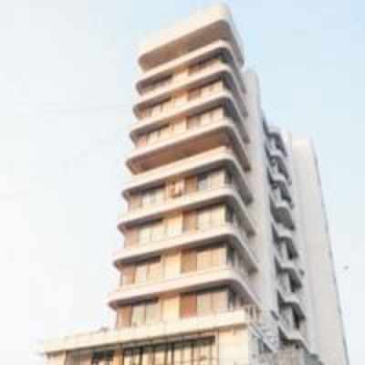 ACB names 4 officers in '˜Adarsh of suburbs'