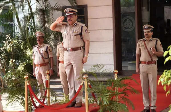 Strive to be model police at state, national levels: Top cop