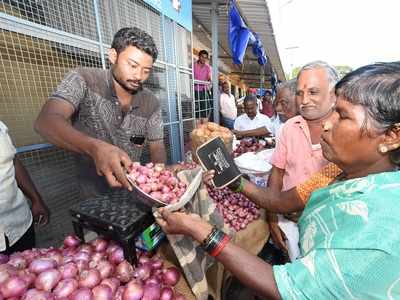 Caught on camera: 12 kg onions stolen from roadside vendor in Hyderabad