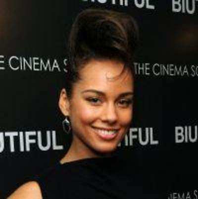 Alicia Keys expecting first child