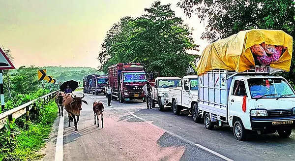 After series of Jharkhand CM Hemant-WB CM Mamata Banerjee talks, 20 hours of border stalemate ends