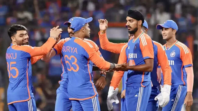 'Yeh Indian team nahi IPL XI hai' - says ex-Pakistan batter
