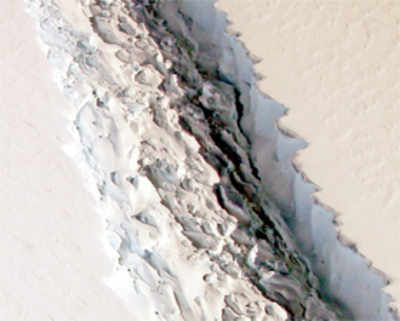Giant berg splits from Antarctica