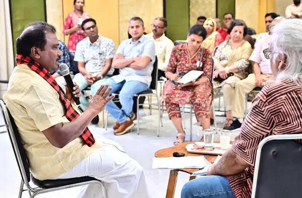 Sholinganallur residents ‘meet the candidates’