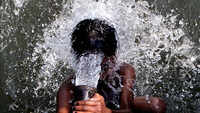 Delhi experiences severe heatwave conditions as Palam records 48°C on Monday 